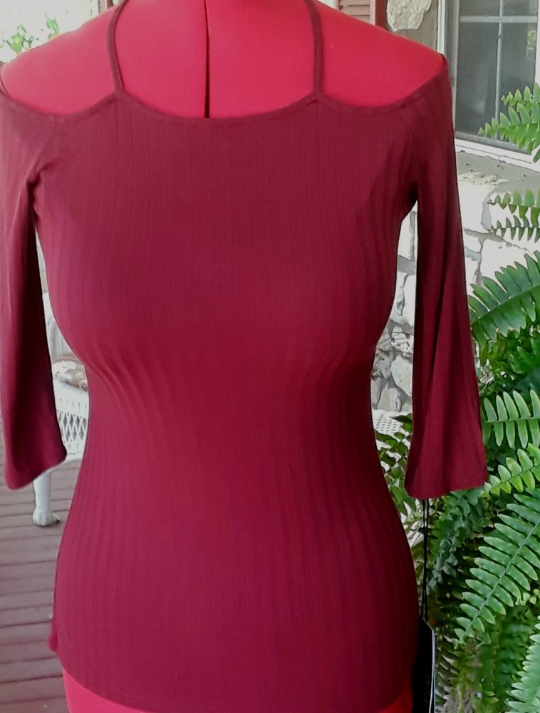 Rock and Republic cabernet red top sz M- NWT